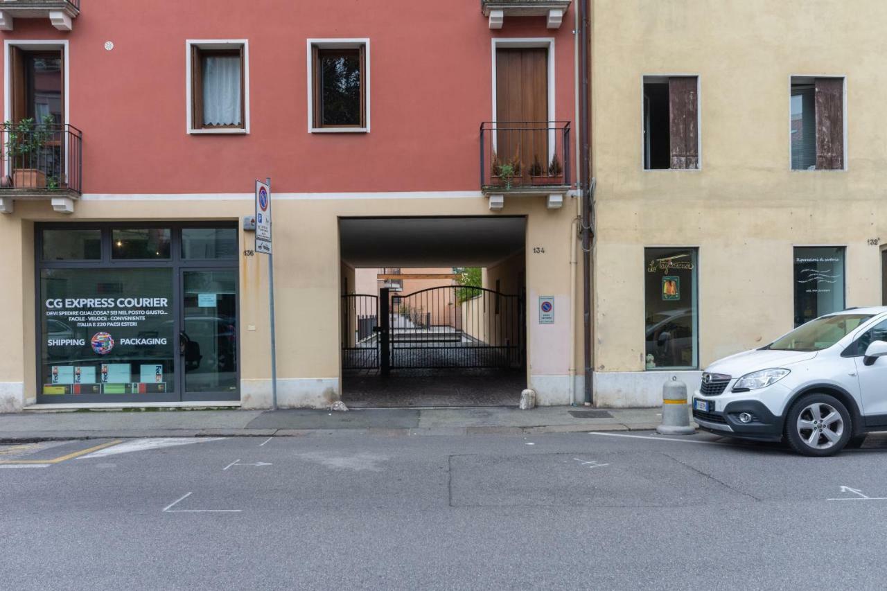 La Casa Di Leo Apartment Vicenza Luaran gambar